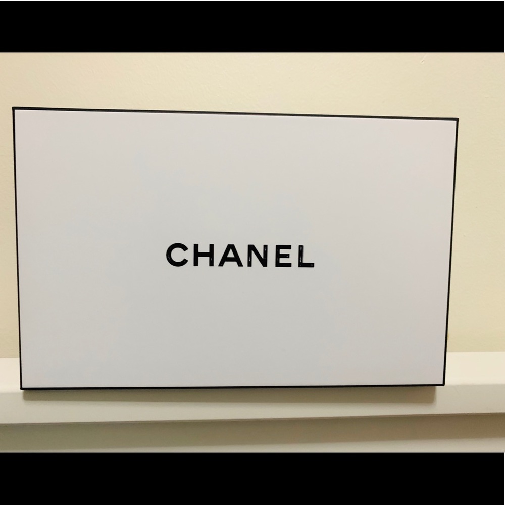 Chanel box